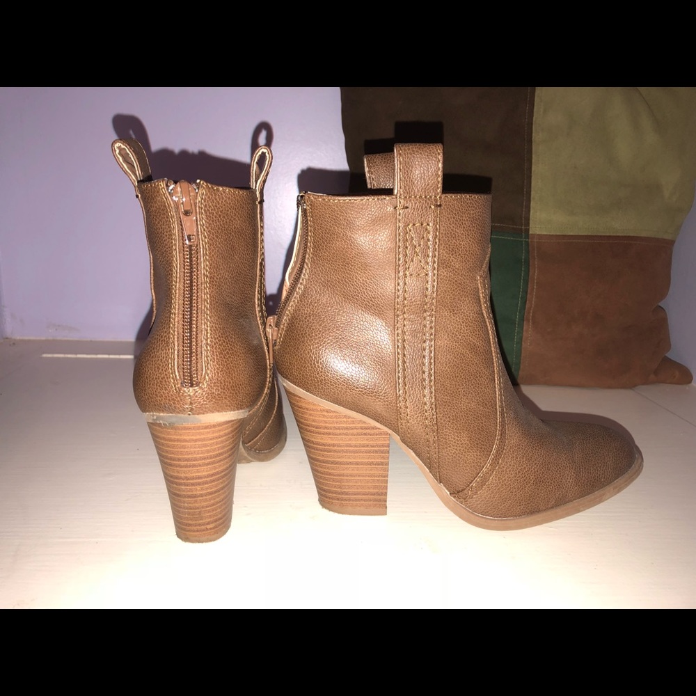 Super cute heel booties
